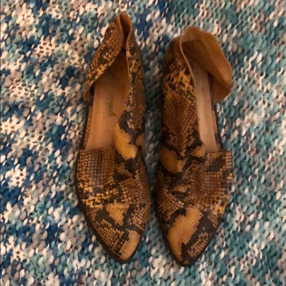 Free people Yellow Snakeskin bootie